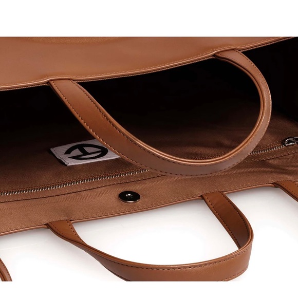 Large tan Telfar - Picture 4 of 8